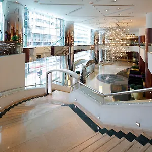 B P International Hotell