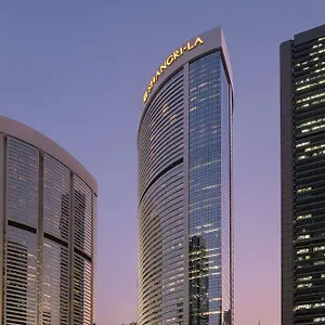 Island Shangri-la, Hotell